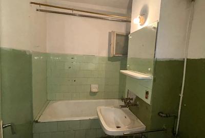 Apartament cu 3 camere de vanzare micro 16 - 9