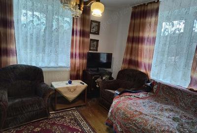 Casă cu 4 camere cu Teren 3600 Mp în Sud - 1