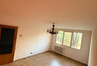 Proprietar, vand apartament 3 camere+ Boxa  in strada Aleea Callatis, bloc A14, - 15