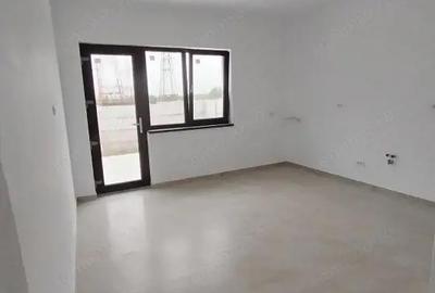 Casă cu Teren 456 Mp în Malu Mare - 2