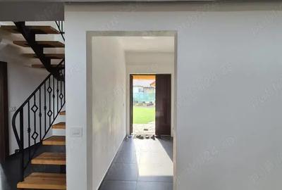 Casă cu 6 camere în Mărtinești - 13