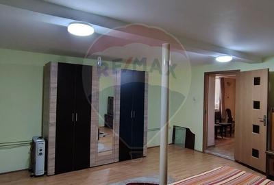 Apartament cu 4 camere decomandat, mobilat în Central - 4