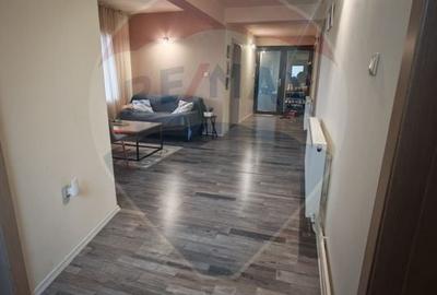 Casă cu 13 camere cu Teren 700 Mp în Bariera Vâlcii - 2