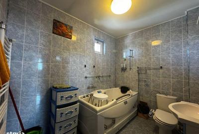 Casă cu 5 camere cu Canalizare în Tei - 9