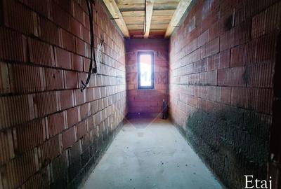 Casă cu 6 camere cu Teren 300 Mp în Central - 11