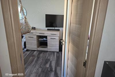 Vand apartament 2 camere decomandat etaj 4