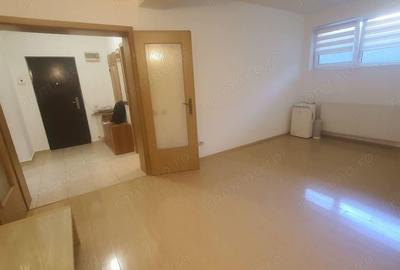 Giurgiului, Piata Progresului, intrarea Plopeni - 1