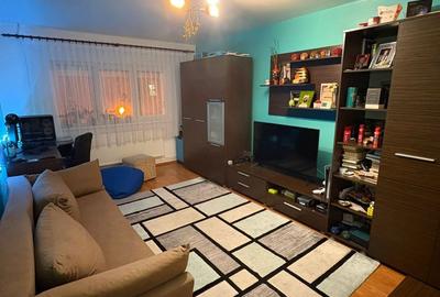 Apartament cu 2 camere decomandat în Hipodrom 4 - 5
