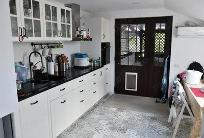 Casă cu 6 camere cu Teren 832 Mp în Fratelia - 3
