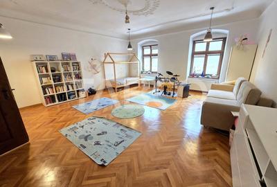 Apartament decomandat de vanzare cu pivnita in Centrul Istoric Sibiu - 2