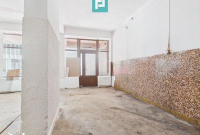 Spațiu comercial, de 269 mp, în Central - 3