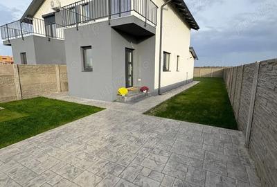 Casă cu Teren 260 Mp în Bazoș - 2