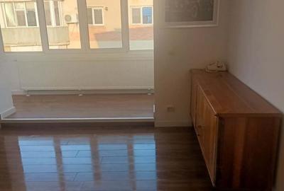 Se inchiriaza apartament cu 4 camere - 4
