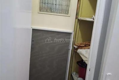 Apartament cu 2 camere semidecomandat în Micro I - 2