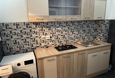 Garsonieră decomandată în Poarta 6 - 2