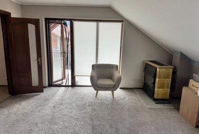 Casa superba intr-o zona linistita - 4 dormitoare, 3 bai, living spatios si grad - 15