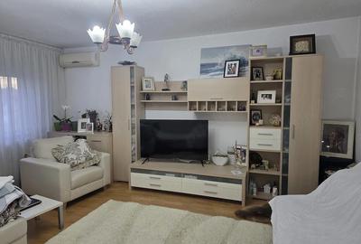 Apartament cu 2 camere decomandat în Lacul Morii - 1