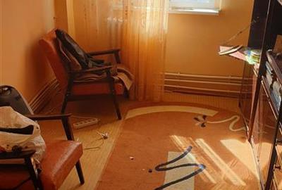 Apartament cu 3 camere decomandat în Viziru 3 - 2