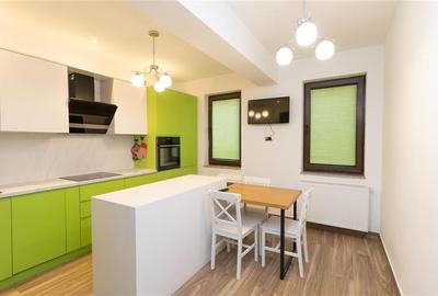 Apartament cu 3 camere decomandat, mobilat în Tractorul - 25