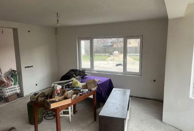 Casă cu 4 camere cu Teren 2000 Mp în Luna - 3