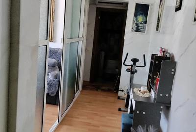 Apartament cu 3 camere decomandat în Poarta 6 - 2