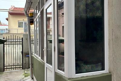 Casă cu 2 camere cu Teren 50 Mp în Grivița - 1