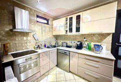 Casă cu 6 camere cu Teren 360 Mp în Andronache - 4