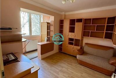 Apartament cu 3 camere de vanzare, etaj 1 din 4, in Tudor, bld. Pandurilor - 4