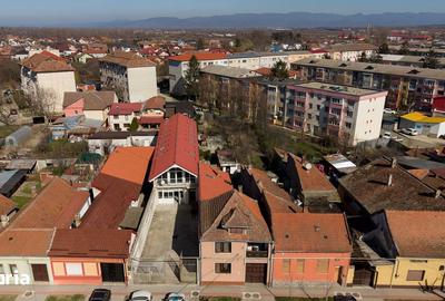 Spațiu comercial, de 300 mp, în Central - 12