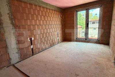 Casă cu 4 camere cu Teren 200 Mp în Central - 3