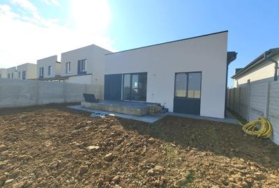 Casa individuala - 4 camere - 2 bai - cartierul nou - 3