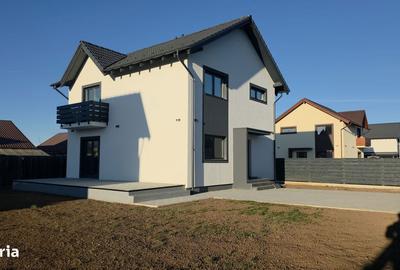 Casă cu 4 camere cu Teren 600 Mp în Centrul Civic - 12