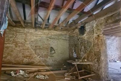 Casă cu 3 camere cu Teren 562 Mp în Central - 2