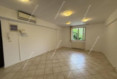 Spațiu comercial, de 67 mp, în Girocului