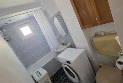 Apartament cu 3 camere semidecomandat în Micro III - 2