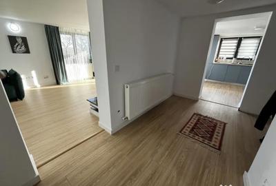 Casă cu 7 camere cu Teren 1600 Mp în Berchez - 3