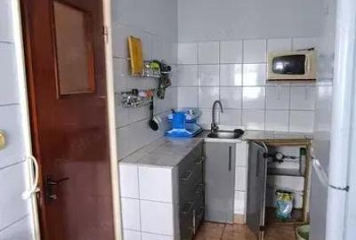 Apartament cu 3 camere decomandat în Berceni - 1