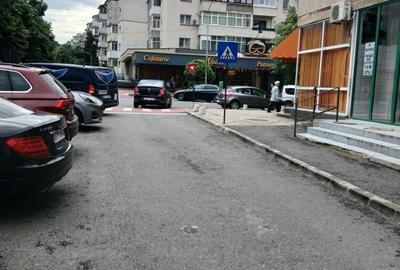 Spațiu comercial, de 35 mp, în Central - 4