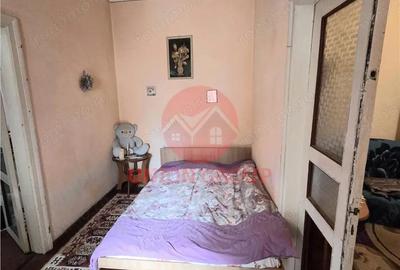 Casă cu 3 camere cu Canalizare în Casa de Cultură - 1