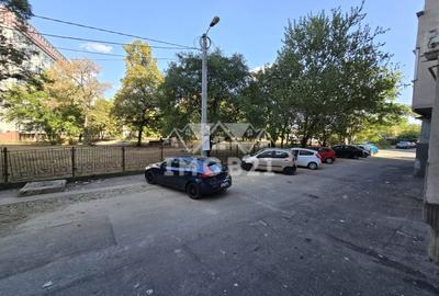 VANZARE SPATIU COMERCIAL PARTER  ZONA 9 MAI - 17