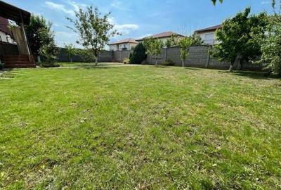 Casă individuală cu 7 camere cu Canalizare în Dumbrăvița