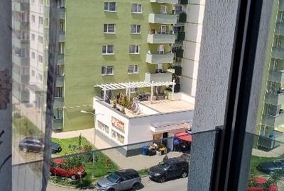 Apartament cu 2 camere semidecomandat, mobilat în Tractorul - 6