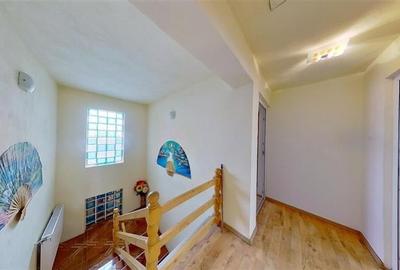 Acasa in Rasnov:Casa cu 5 camere,curte mare si liniste deplina, 500 mp teren, Ce - 32