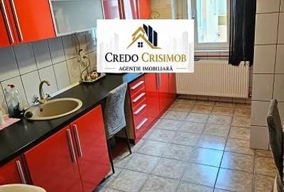 Apartament cu 3 camere decomandat în Micro IV