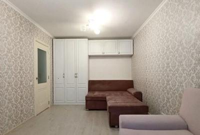 1 camera de vanzare in zona Planete - 1