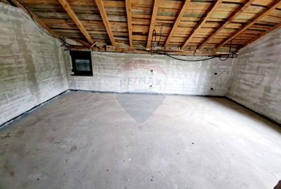 Casă individuală cu 15 camere cu Garaj în Girov - 22