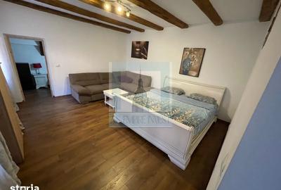 Apartament cu 2 camere semidecomandat, mobilat în Centrul Istoric