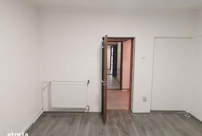 Casă cu 8 camere cu Teren 250 Mp în Grivița - 13