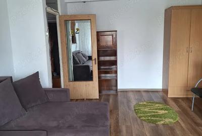 Propietar, inchiriez garsoniera 42mp, zona 13 Septembrie - 4