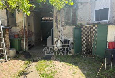 Casă individuală cu 7 camere cu Canalizare în Central - 4